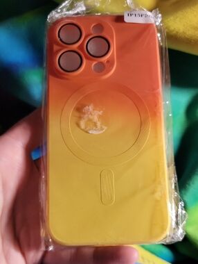 Gradient Orange to Yellow MagSafe iPhone 15 Pro Case
